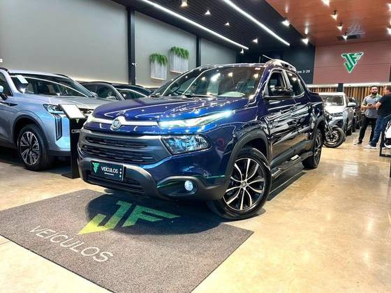 FIAT TORO 2.0 16V TURBO DIESEL ULTRA 4WD AT9 FIAT TORO 2.0 16V TURBO DIESEL ULTRA 4WD AT9